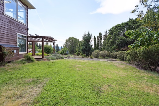 152 Palos Verdes, White Salmon, WA 98672 - view of grassy yard featuring a pergola