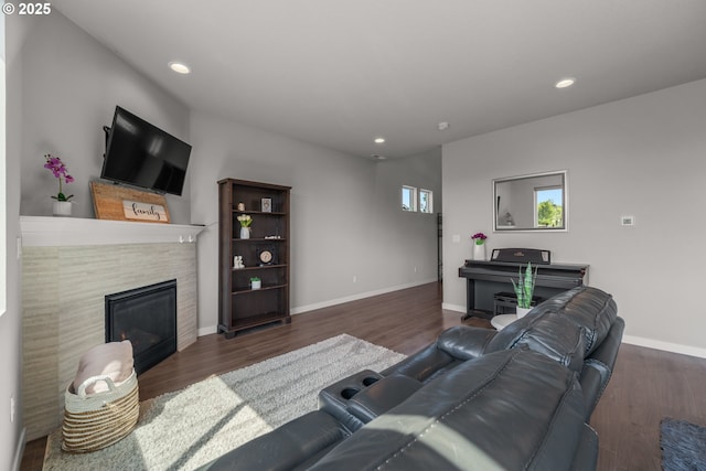 1012 NE 11th Ct, Battle Ground, WA 98604 - living room with recessed lighting, wood finished floors, and a fireplace