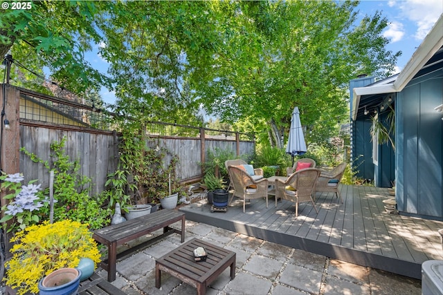 9142 SW Raritan Ct, Tualatin, OR 97062 - fenced backyard featuring a deck