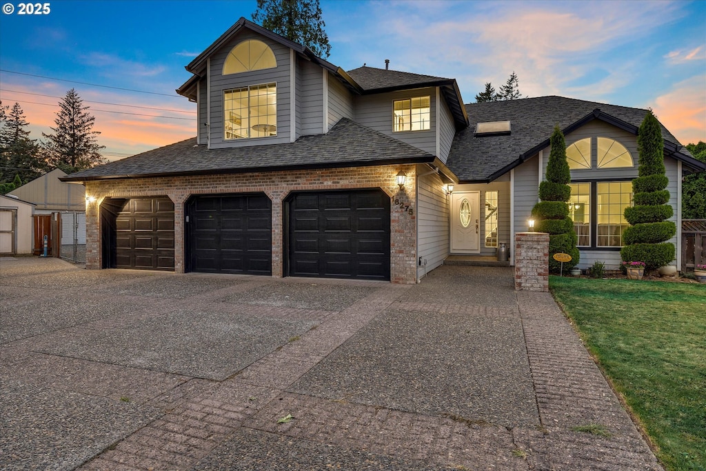 view of front facade with a garage