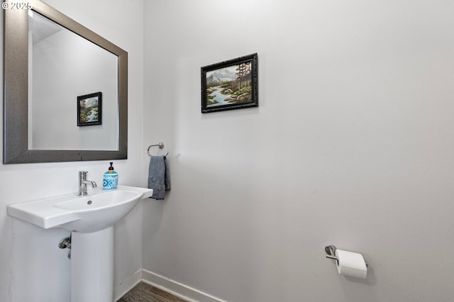 25092 Amber Ct, Veneta, OR 97487 - bathroom with baseboards