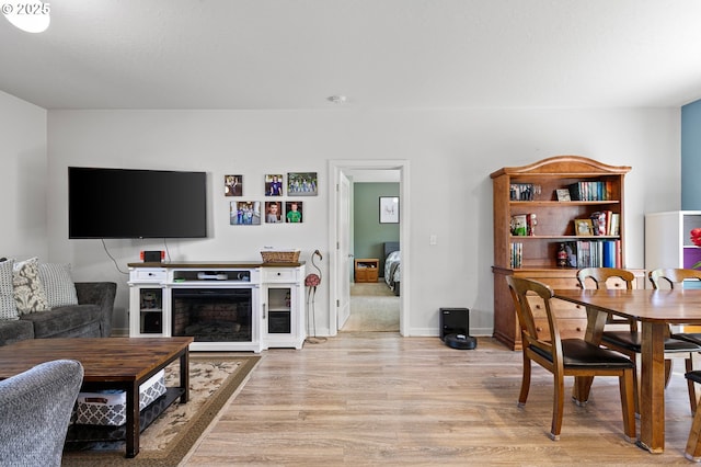 25092 Amber Ct, Veneta, OR 97487 - living room featuring light wood-style flooring