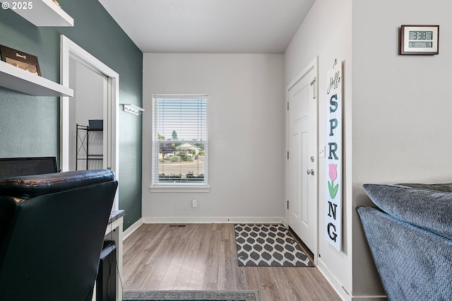 25092 Amber Ct, Veneta, OR 97487 - entryway with wood finished floors and baseboards