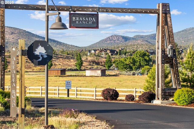 17097 SW Lago Vista Dr, Powell Butte, OR 97753 - view of mountain backdrop