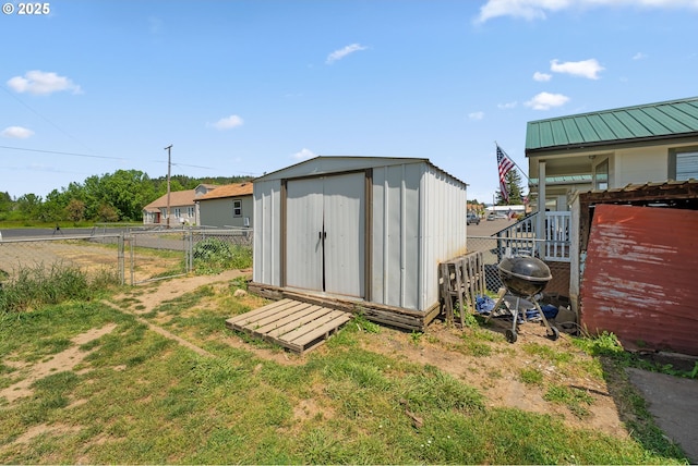 180 W Second Ave, Sutherlin, OR 97479 - view of shed featuring a gate