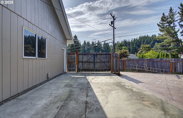 8400 Cason Rd, Gladstone, OR 97027 - view of patio