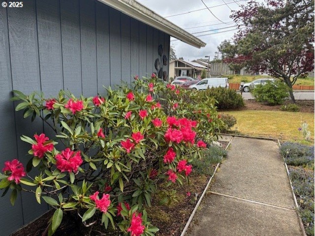 2640 Virginia Ave, North Bend, OR 97459 - view of yard