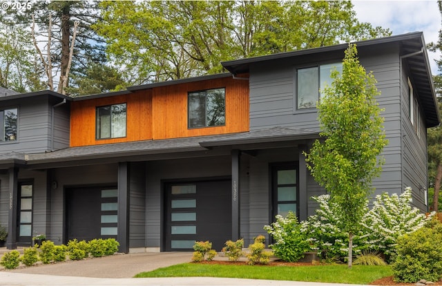 19386 Juniper Ct, Oregon City, OR 97045 - view of front of house with driveway and a garage