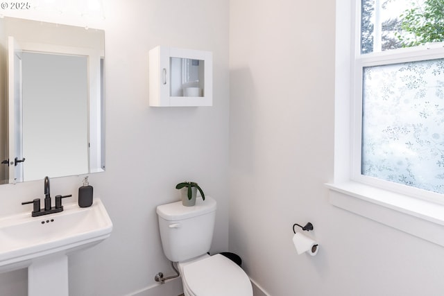 19386 Juniper Ct, Oregon City, OR 97045 - half bathroom featuring a sink and toilet