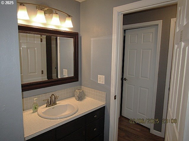 bathroom featuring curtained shower