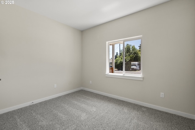 4221 Hudson Ave, Salem, OR 97301 - carpeted empty room featuring baseboards