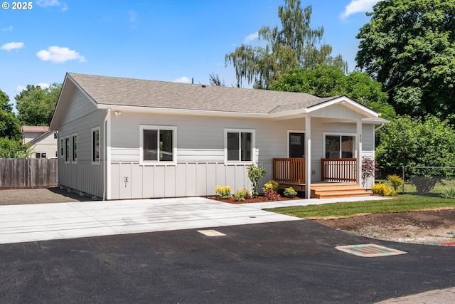 4221 Hudson Ave, Salem, OR 97301 - view of front facade featuring a shingled roof and board and batten siding