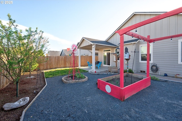 1531 Washington St, Independence, OR 97351 - fenced backyard with a patio