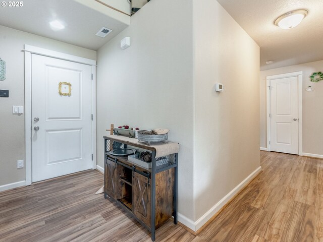 3190 Lily Ln, Mcminnville, OR 97128 - foyer entrance featuring wood finished floors and baseboards