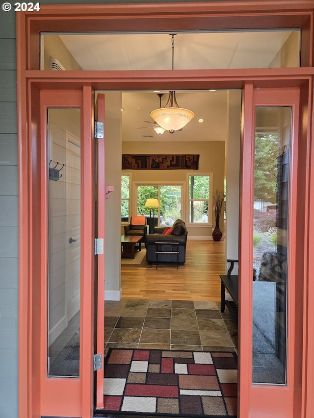 899 NW Angel Heights Rd, Stevenson, WA 98648 - view of doorway to property