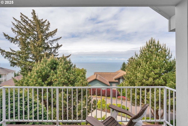 90955 Southview Ln, Florence, OR 97439 - balcony featuring a water view