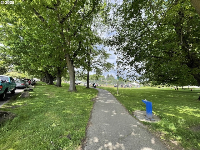 1830 N Winchell St, Portland, OR 97217 - surrounding community featuring a lawn