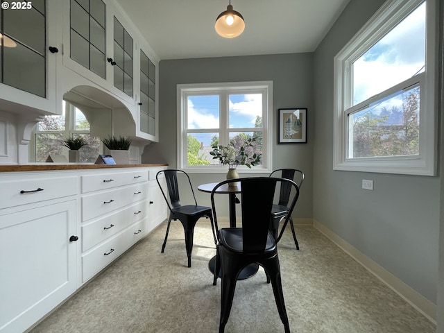 1830 N Winchell St, Portland, OR 97217 - office space with baseboards