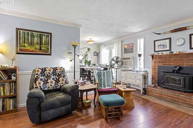 4635 Daisy St, Springfield, OR 97478 - living area with hardwood / wood-style flooring, ornamental molding, a wainscoted wall, and a textured ceiling