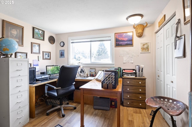 4635 Daisy St, Springfield, OR 97478 - office with light wood-style floors