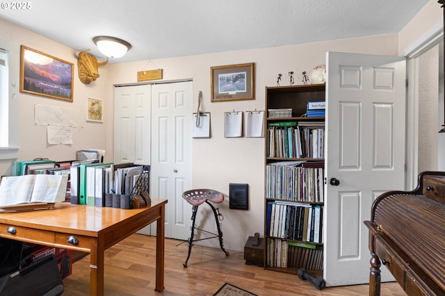 4635 Daisy St, Springfield, OR 97478 - office area featuring wood finished floors