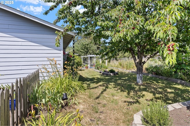 4635 Daisy St, Springfield, OR 97478 - view of yard