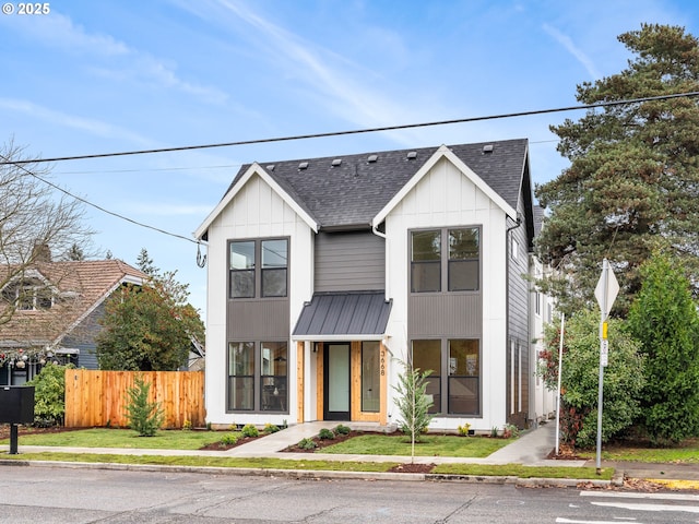 view of front of home featuring a front lawn