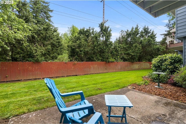 434 SW Eastman Pkwy, Gresham, OR 97080 - view of yard with a patio area