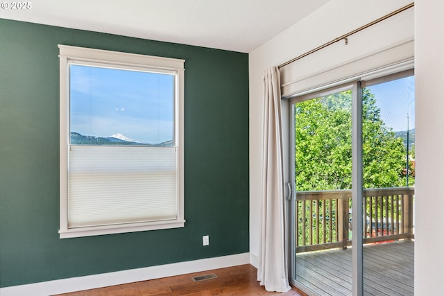 201 Selkirk Ln, Hood River, OR 97031 - empty room with baseboards and wood finished floors