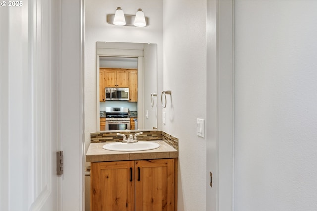 201 Selkirk Ln, Hood River, OR 97031 - bathroom featuring vanity