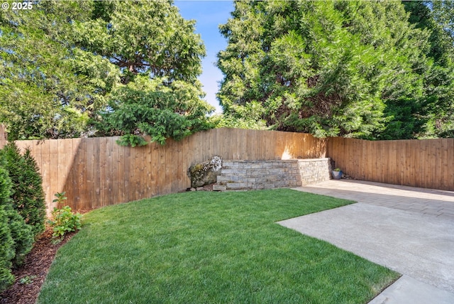 201 Selkirk Ln, Hood River, OR 97031 - view of yard featuring a patio