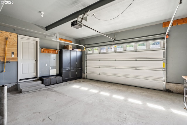 201 Selkirk Ln, Hood River, OR 97031 - garage featuring a garage door opener