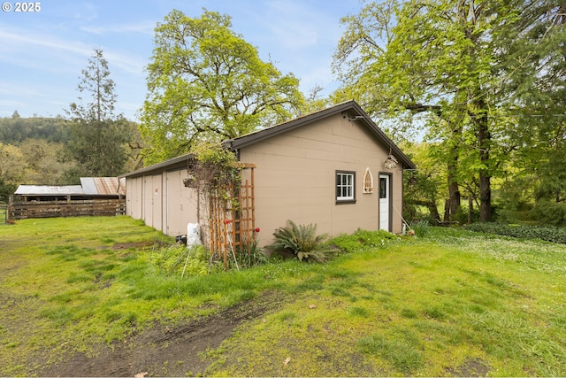 939 Buckhorn Rd, Roseburg, OR 97470 - view of property exterior featuring a yard