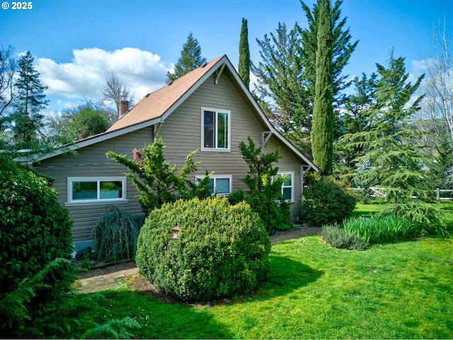 939 Buckhorn Rd, Roseburg, OR 97470 - view of side of property featuring a chimney and a lawn