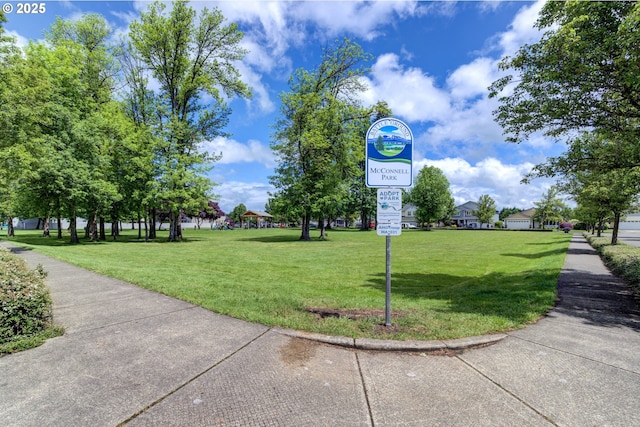 705 NW 25th Ave, Battle Ground, WA 98604 - view of property's community featuring a yard