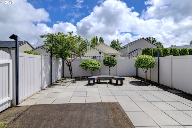 705 NW 25th Ave, Battle Ground, WA 98604 - fenced backyard featuring a patio