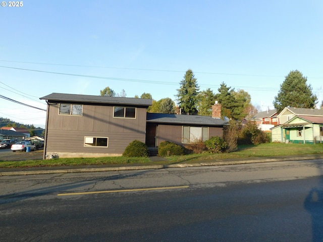 view of front facade