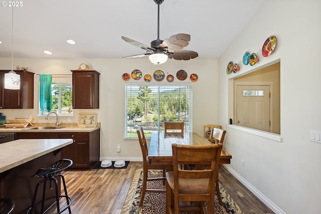 dining room with recessed lighting, dark wood-style flooring, baseboards, and ceiling fan
