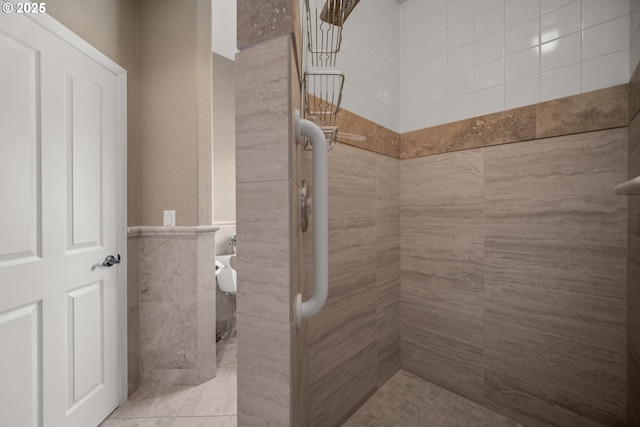 1421 SE 79th Ct, Vancouver, WA 98664 - bathroom featuring tiled shower and tile walls
