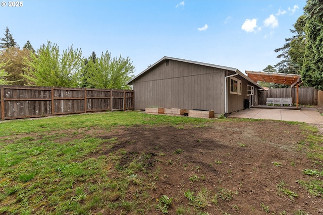 14613 NE 35th St, Vancouver, WA 98682 - exterior space with a patio and a fenced backyard