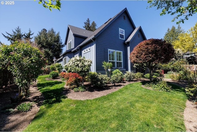725 E Ave, Lake Oswego, OR 97034 - view of side of property with a yard