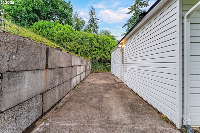 123 Scenic View Dr, Longview, WA 98632 - view of side of property featuring a patio area