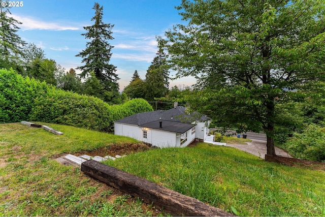 123 Scenic View Dr, Longview, WA 98632 - view of side of home with a lawn