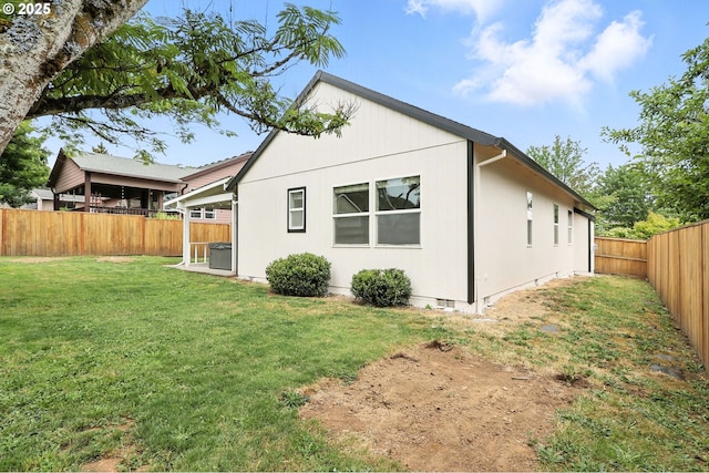 59673 Oak Ridge St, Saint Helens, OR 97051 - rear view of house featuring a fenced backyard