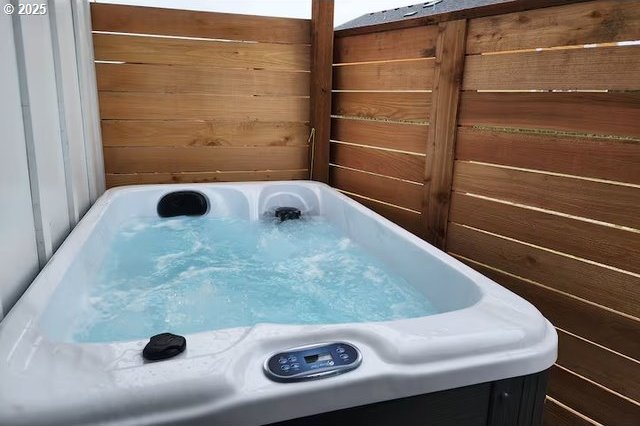 280 NW Huckleberry St, Waldport, OR 97394 - exterior view of a jacuzzi