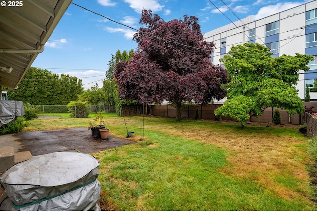10438 NE Davis St, Portland, OR 97220 - view of yard