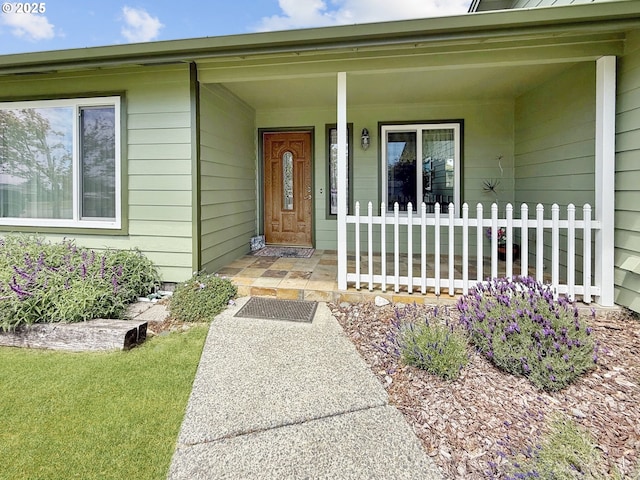 550 Velopa Ct, Brookings, OR 97415 - entrance to property featuring a porch