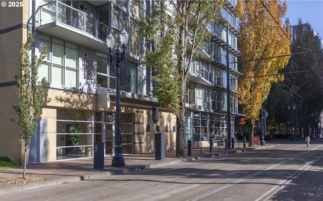 533 NE Holladay St Unit 308, Portland, OR 97232 - view of apartment building / complex