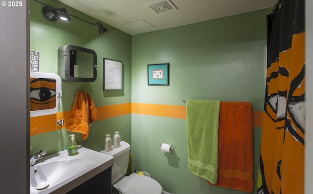 533 NE Holladay St Unit 308, Portland, OR 97232 - full bathroom with vanity and curtained shower