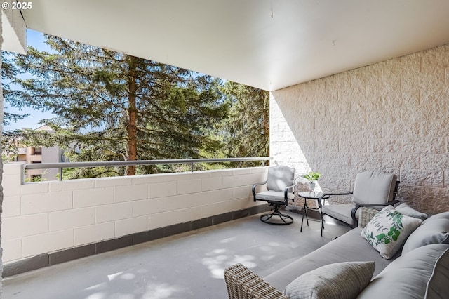 balcony featuring an outdoor hangout area